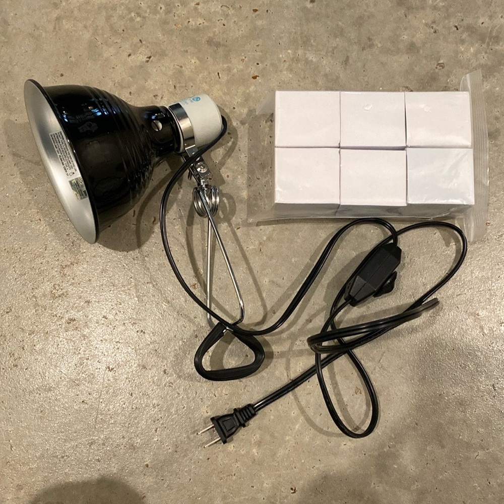 Heat lamp for reptile enclosure